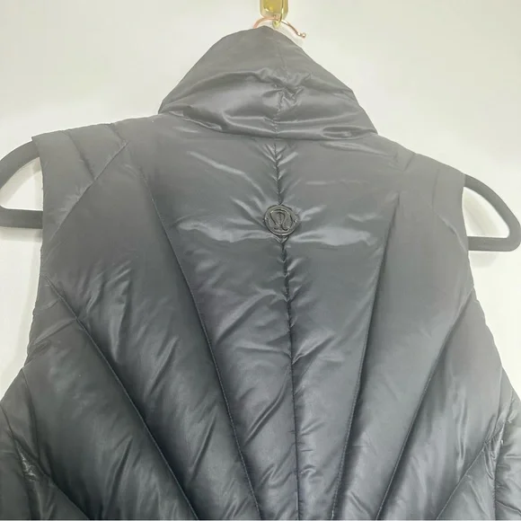 Lululemon Get Down Reversible Vest in Black - Picture 7 of 9
